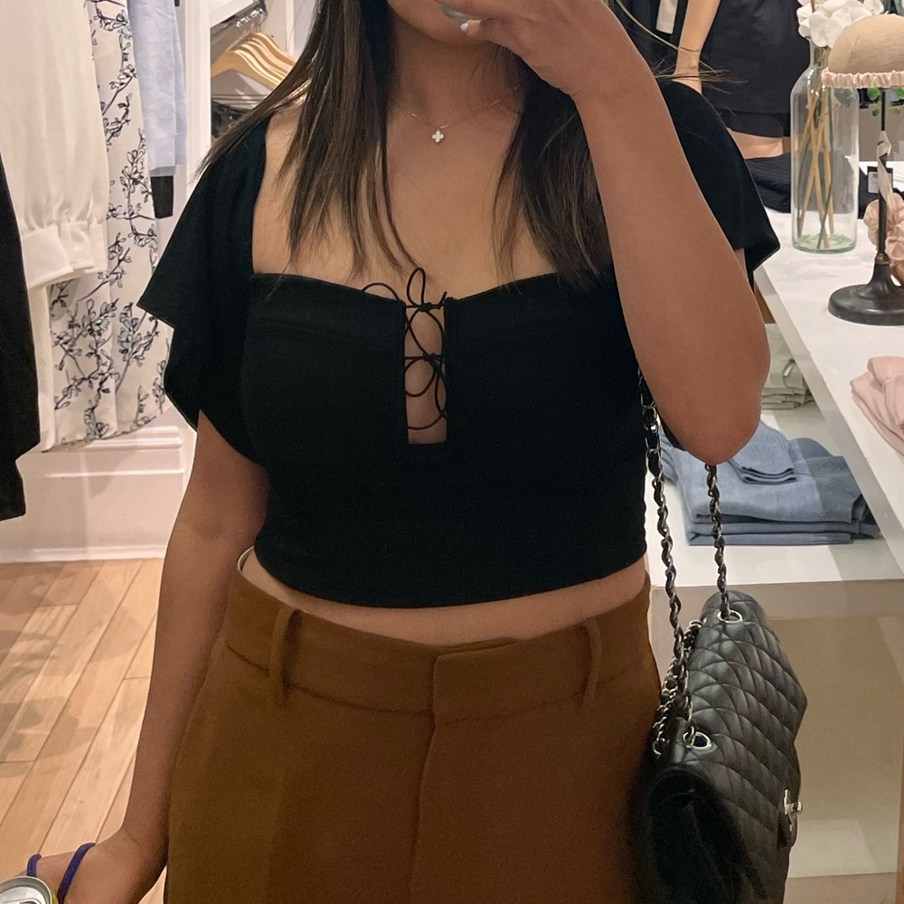 Sun Becomes Her Black Top